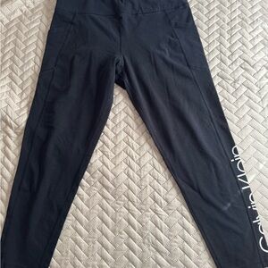 Calvin Klein performance yoga 7/8 length yoga pants black w/white letters XL